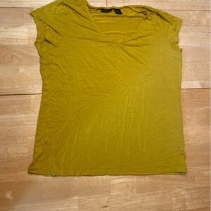 Tahari Mustard Short Sleeve Tee